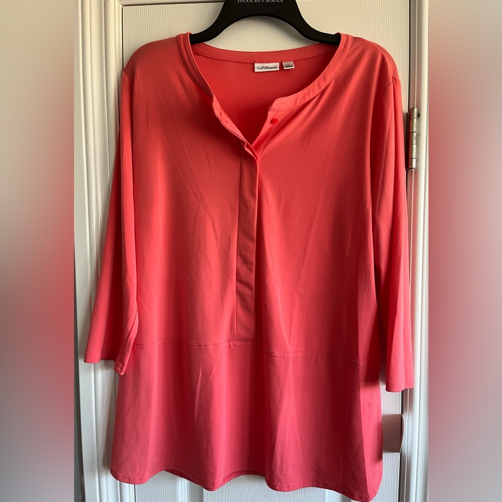 Women’s pullover blouse with 3/4 sleeve